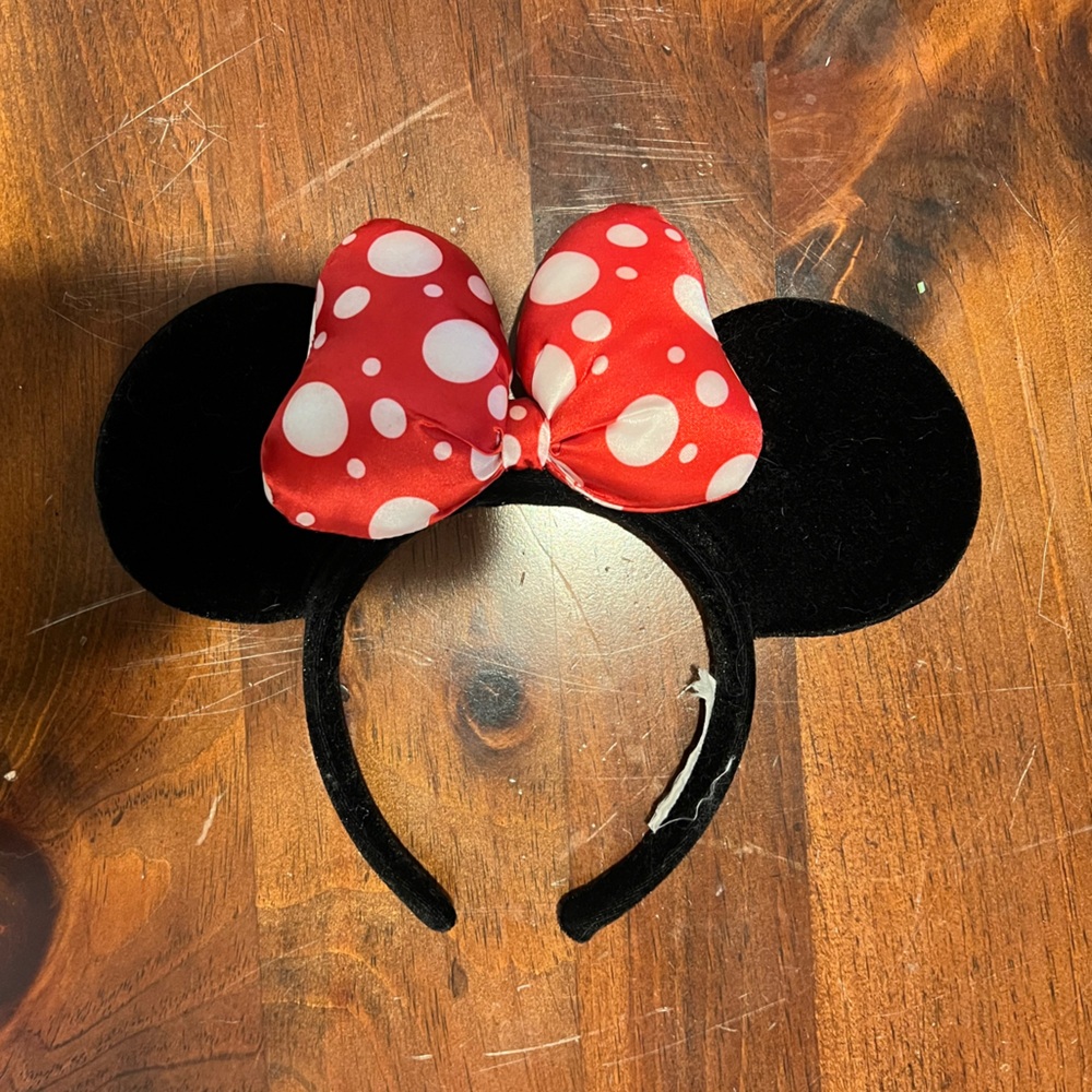 Minnie Mouse Style Ear Headbands and Hats (8 items)